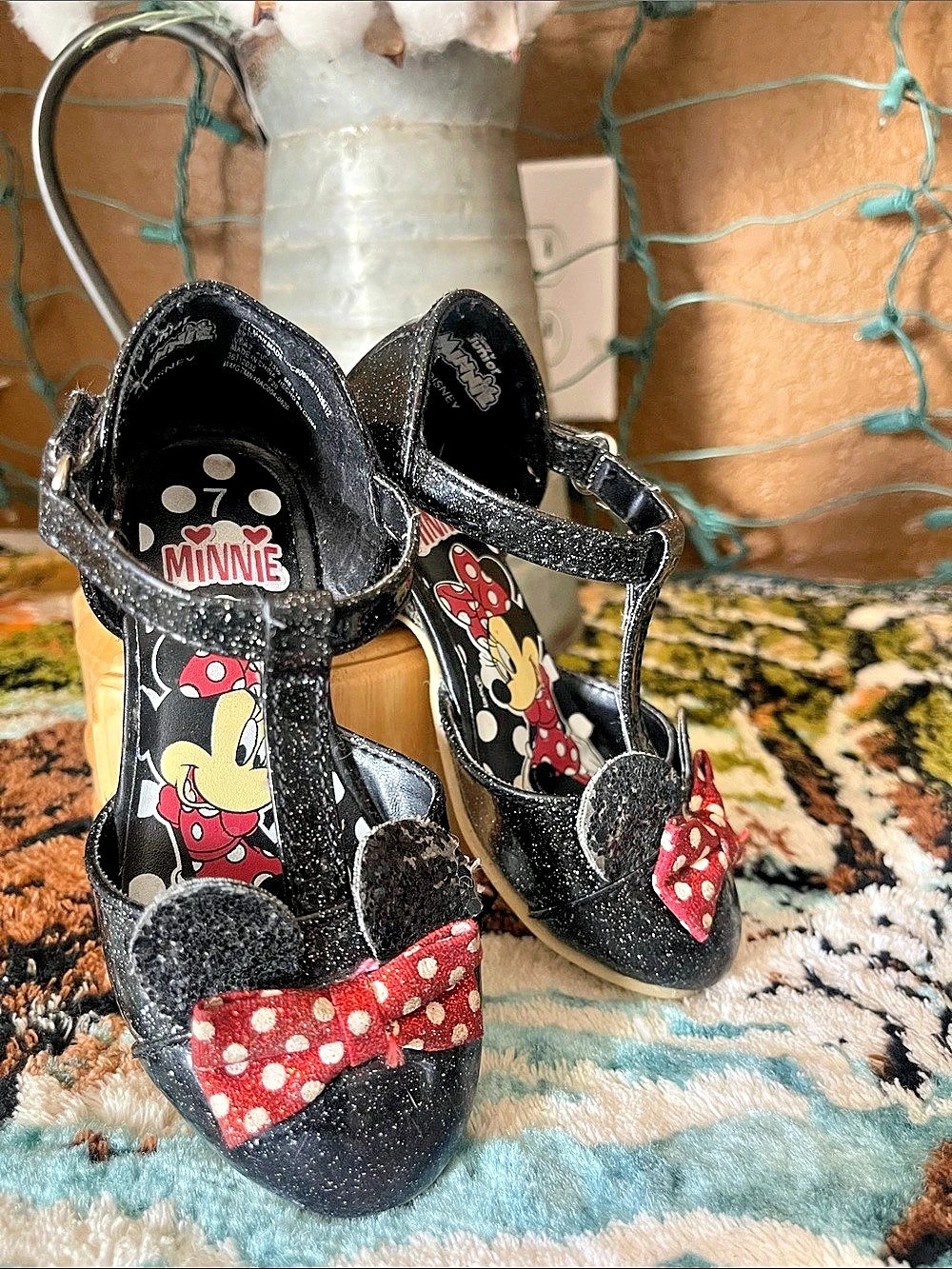 Disney Minnie Mouse Sandals Black & Red Girls US 7